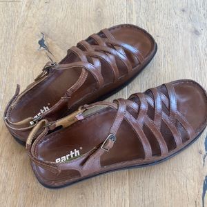 Earth sandals like new!